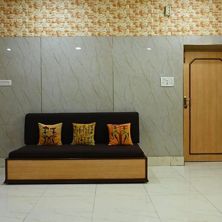 Hotel Komala Vilas Kalkuta Zewnętrze zdjęcie