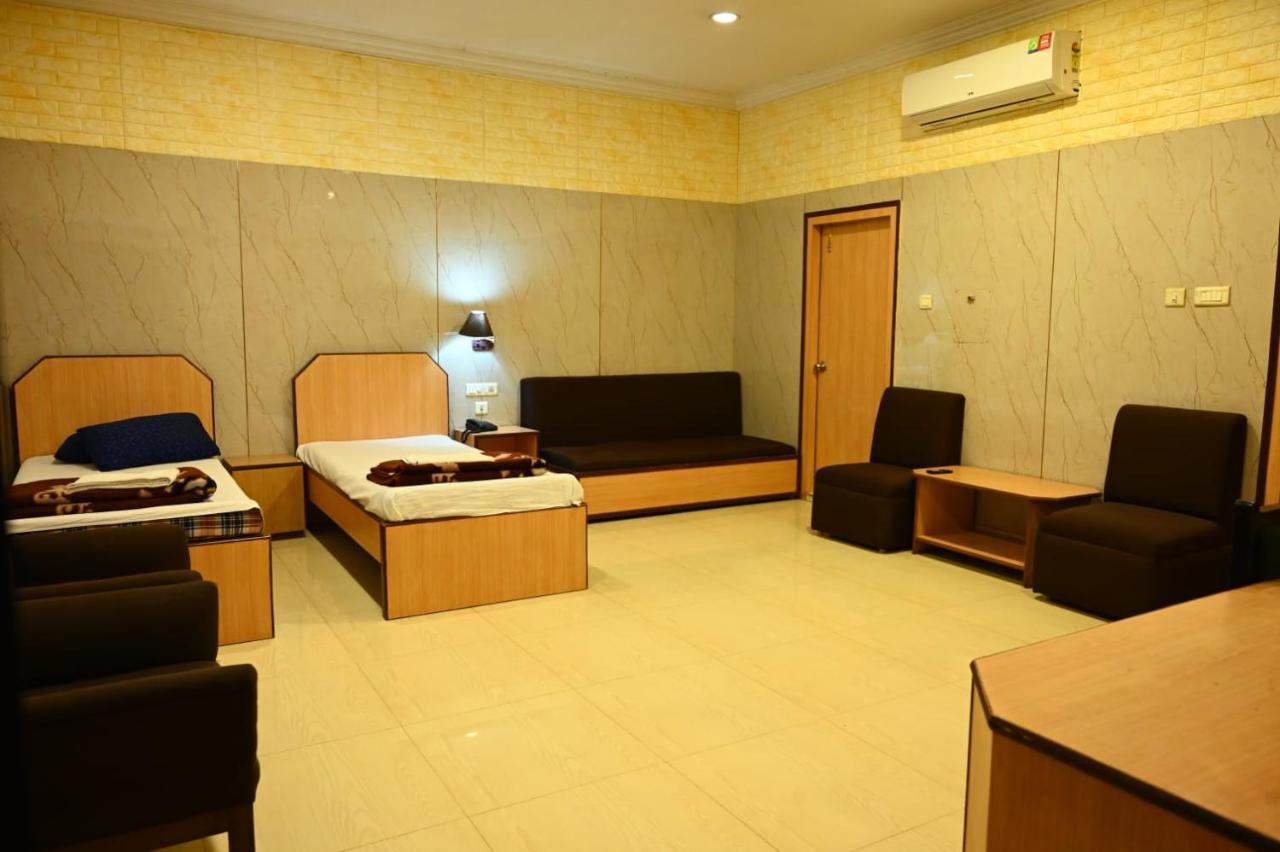 Hotel Komala Vilas Kalkuta Zewnętrze zdjęcie